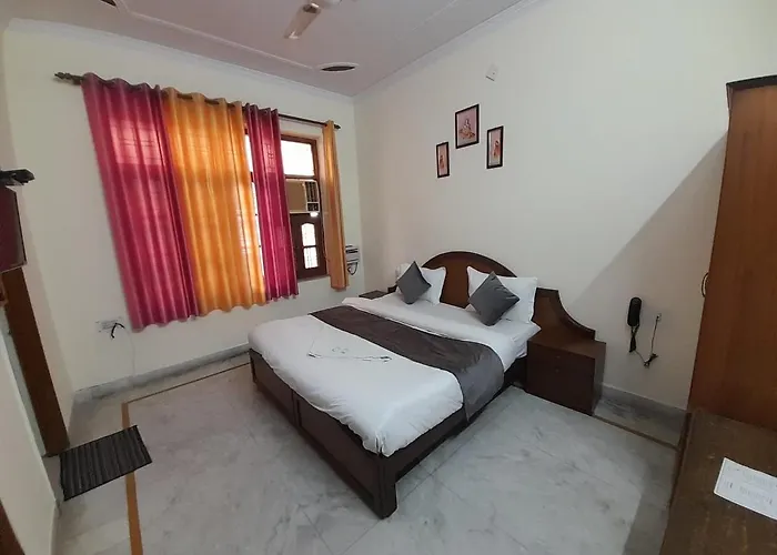 Hotel The Holiday Home Rishikesh