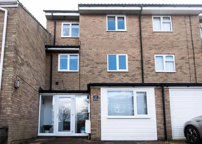 Town House Chantry - With Self Check In And Free Parking - Rooms At Ipswichdigs