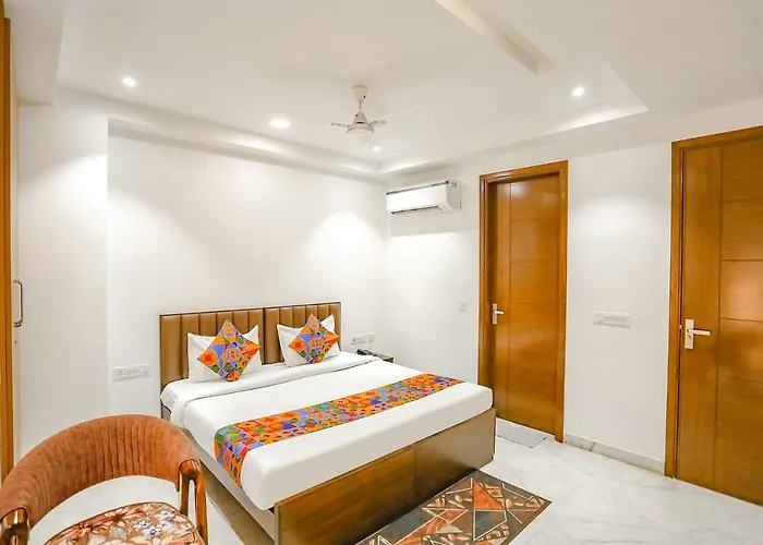 Fabexpress Aerosky Deluxe - Nr Yashobhoomi Convention Centre Hotel Delhi 