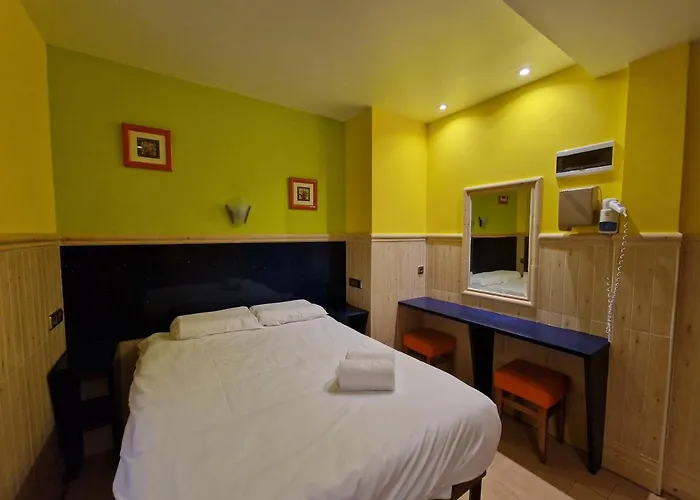 Pension Izar Bat Guesthouse - Self Check-In San Sebastián