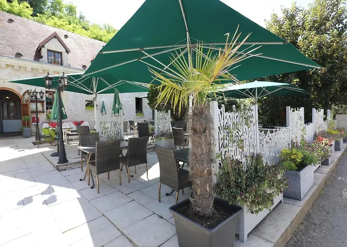 Hotel Logis Le Bourguignon à Bèze