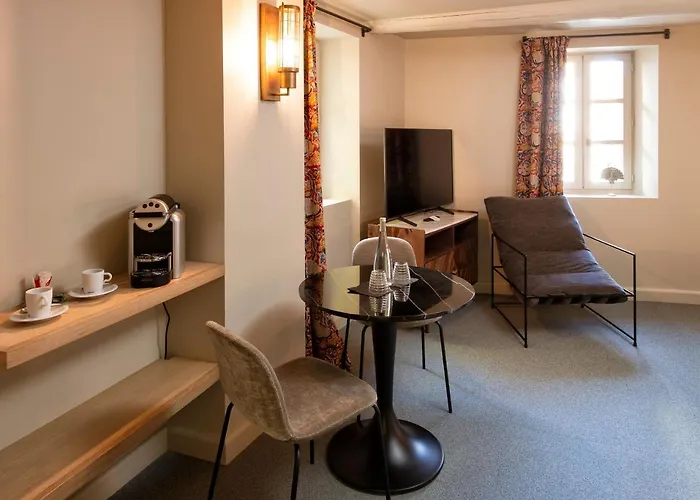 Les Chambres De L'Oustalet, Chambres D'Hotes Et Restaurant Etoile Gigondas