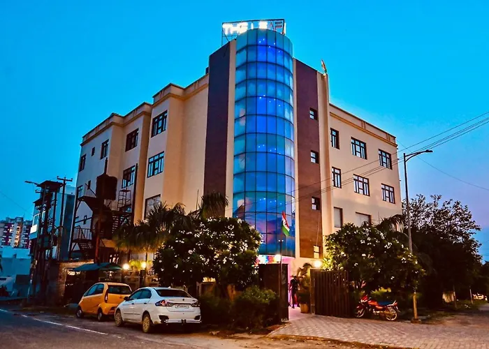 Hotel The Leaf - Gomti Nagar Lucknow