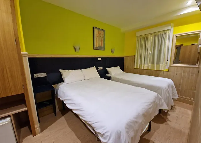 Pension Izar Bat Guesthouse San Sebastián