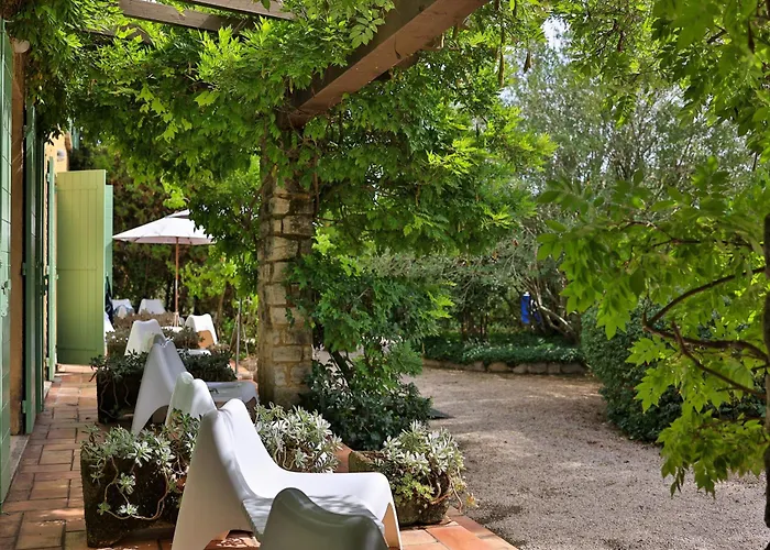 Logis Hotel Castel Mouisson Barbentane