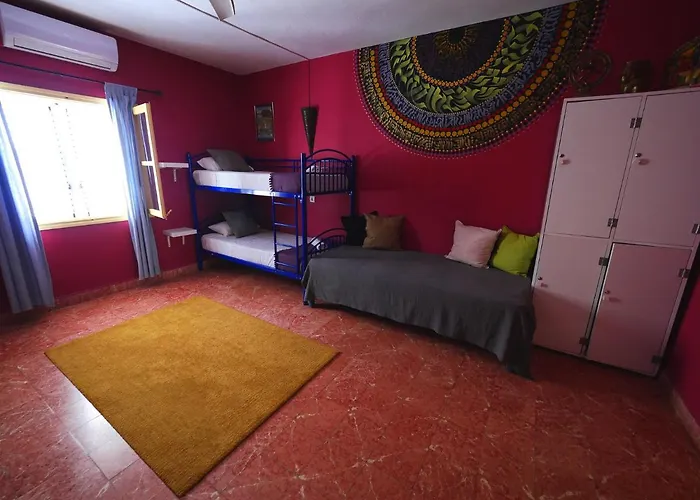 Hostal Giramundo Ibiza Town