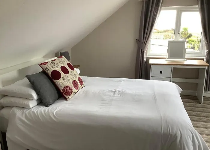New Overlander Inn Penally