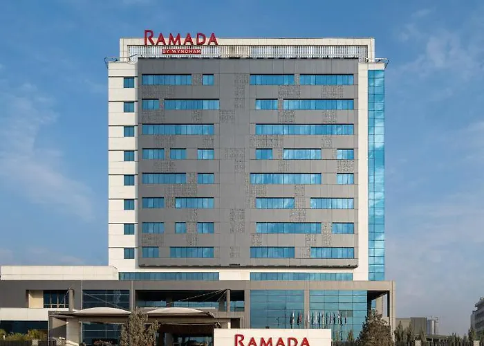 Ramada by Wyndham Erbil Gulan Street Otel