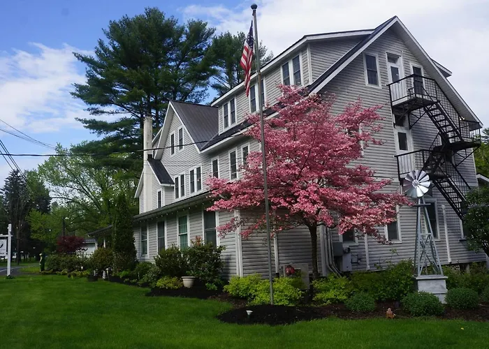 The Frogtown Inn Canadensis