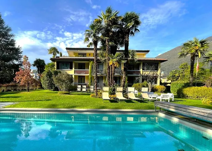 Villa Siesta, Park & Pool Living Losone