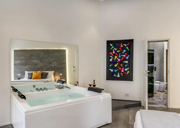 Gallery Suite Naples