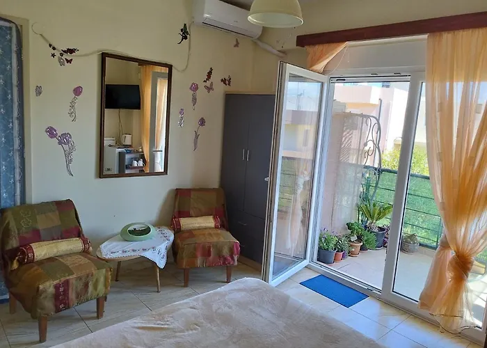 Mom'S Cozy Corner Hotel Heraklion 