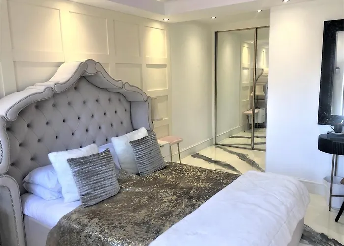 The Great House Hotel Bridgend 