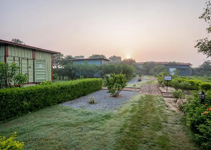 Tree Of Life Ecotainers Agra Hotel