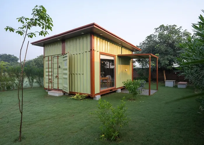 Tree Of Life Ecotainers Agra Hotel