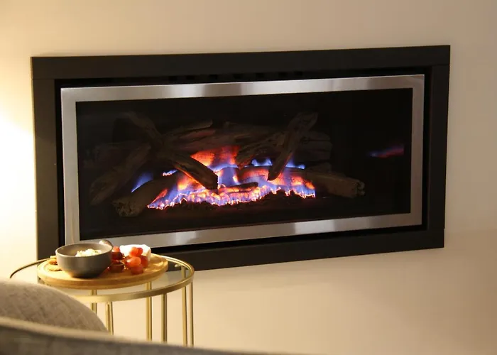 Silverdown Luxury King Rooms Or Apartment Orange