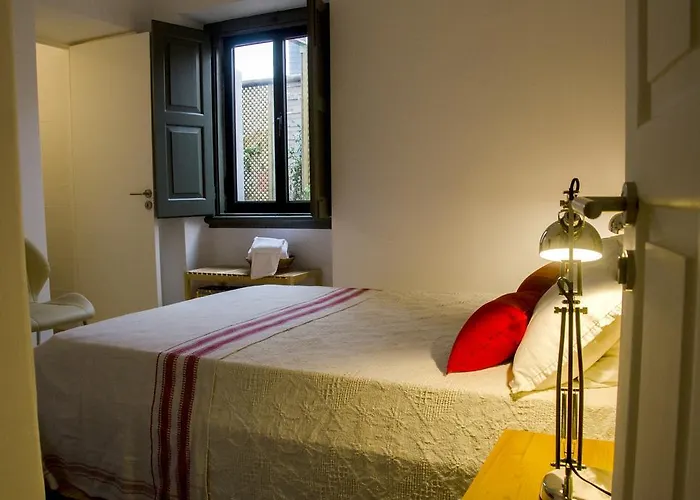 Pensao Sisudo Bed and Breakfast Colares