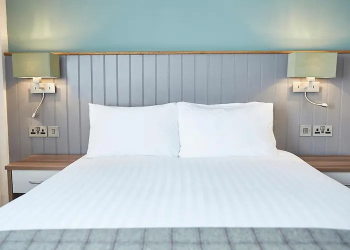 New Inn By Greene King Inns Newport 