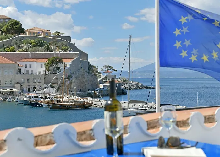 Delfini Hotel Hydra 