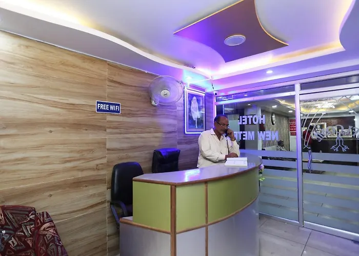 Oyo Hotel New Metro Near Phoenix United Lucknow