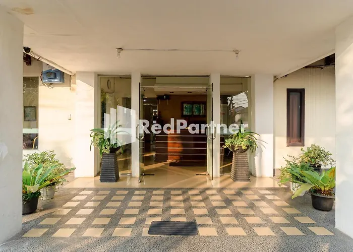 Cherry Pink Hotel Medan Mitra Reddoorz