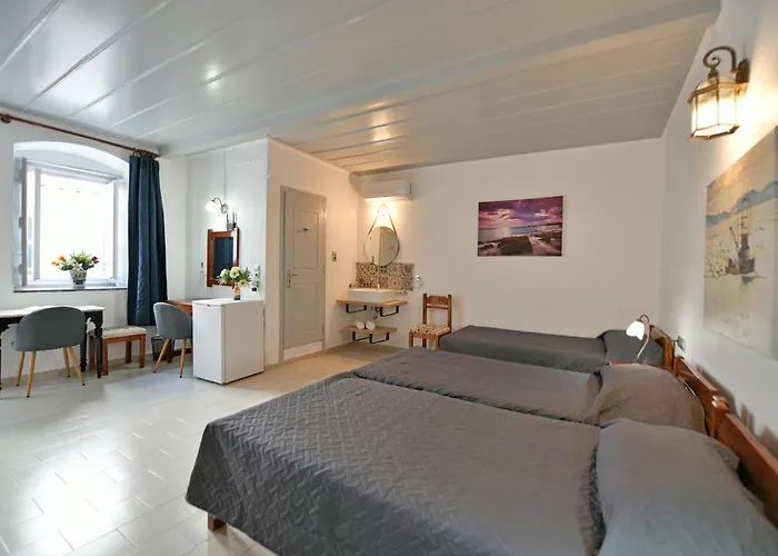 Delfini Hotel Hydra 