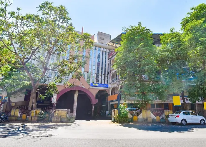 Fabhotel Shivam, Karelibagh Vadodara