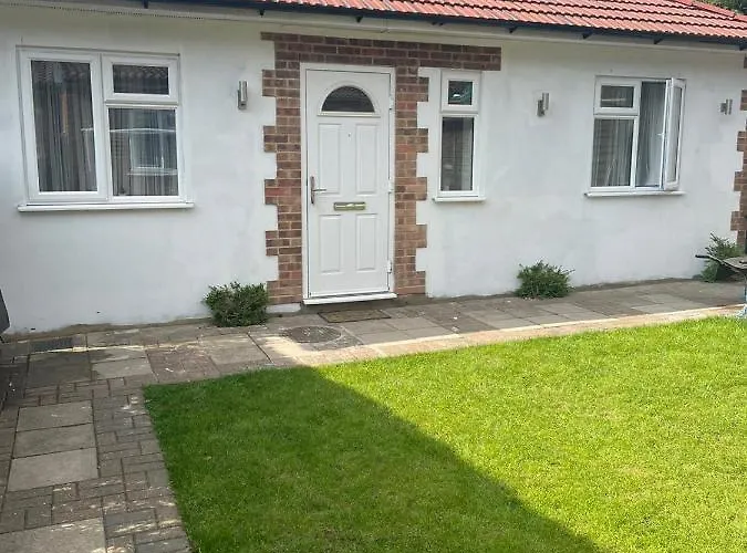 Dannifar Guest House London