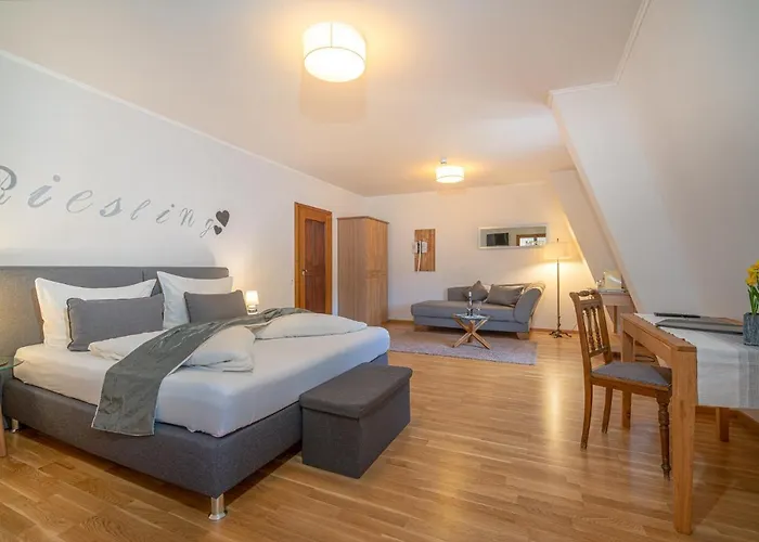 Hotel- Weingut- Moselloreley Piesport