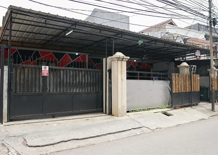 Cosmo Tanjung Duren Mitra Reddoorz Jakarta