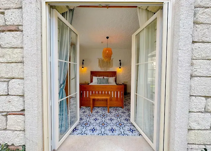 Stone Garden Taş Otel İzmir