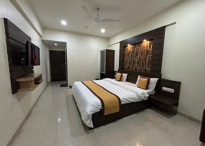 Hotel Orange Vapi