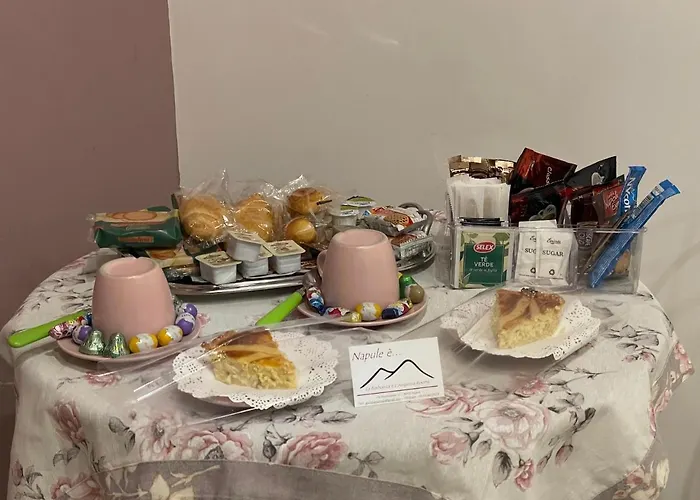 Hotel Napule è ... à Naples