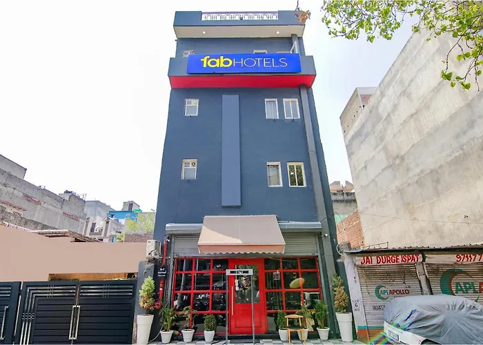 Fabhotel Chawla House New Delhi