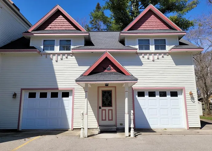 Grand Victorian B&B Inn Bellaire