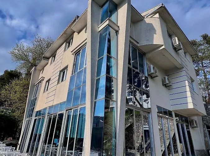Hotel Ambasador Podgoriçe