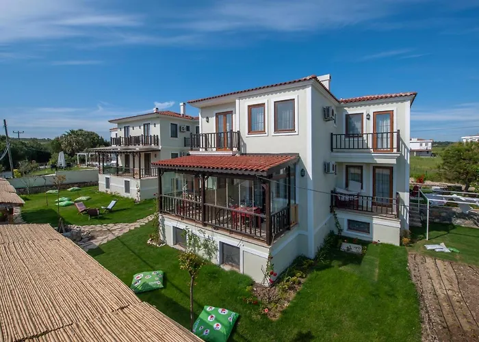 K Bozcaada Paralia