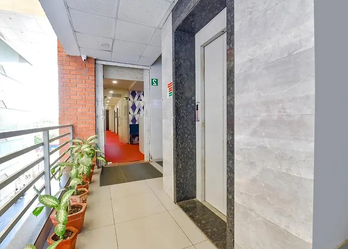 Fabhotel Infinity Vadodara