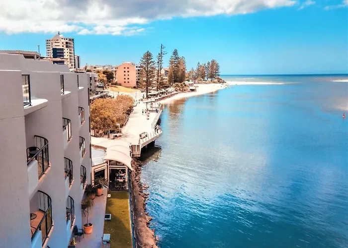 La Promenade Absolute Waterfront Apartments Caloundra