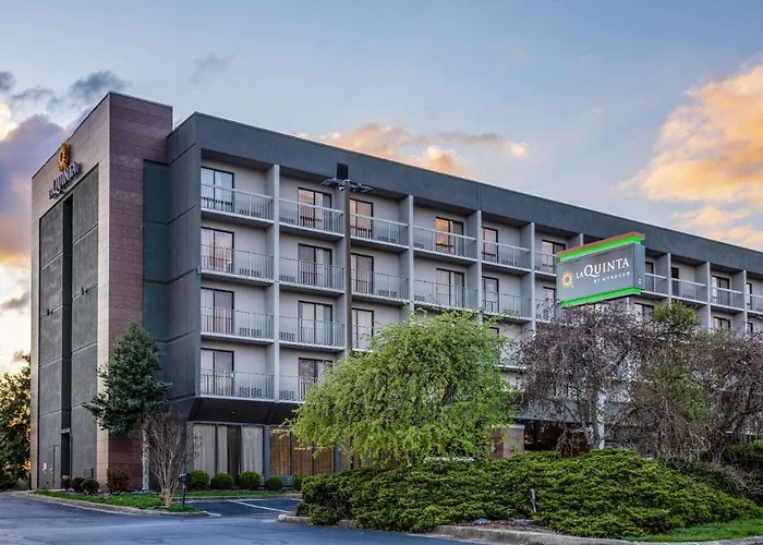 La Quinta By Wyndham Kingsport Tri Cities Airport Hotel