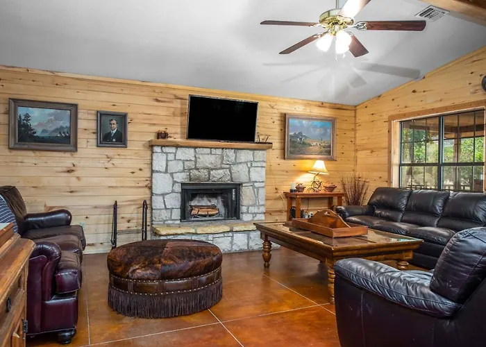 Miracle Springs Ranch Lodge Leakey