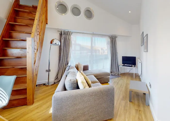 Crabbers' Wharf Aparthotel Portland