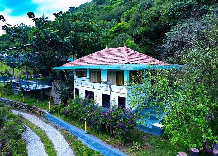 Shisiram-Italian Luxury Cottage Tabor Hills Resort Vagamon