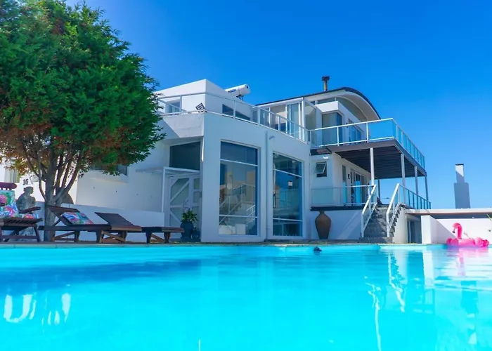 7Th Wonder Beach Guest House Cape Town