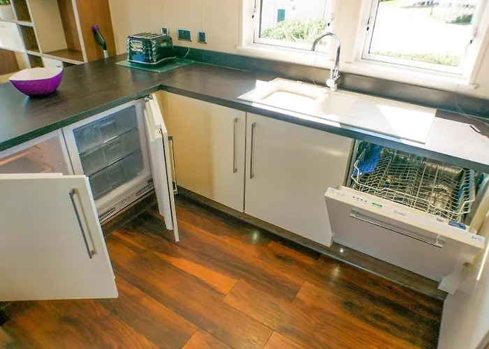Luxury 3 Bed 2 Bath Lodge With Sea Views! Exmouth