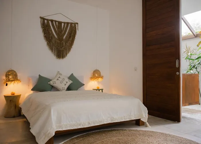 The Bed By The Sea Bed & Breakfast Canggu 