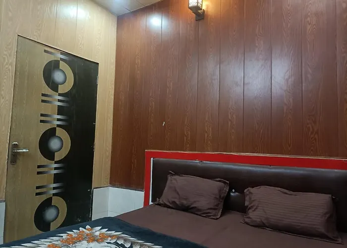Yamnotri Dham Hotel Vrindavan