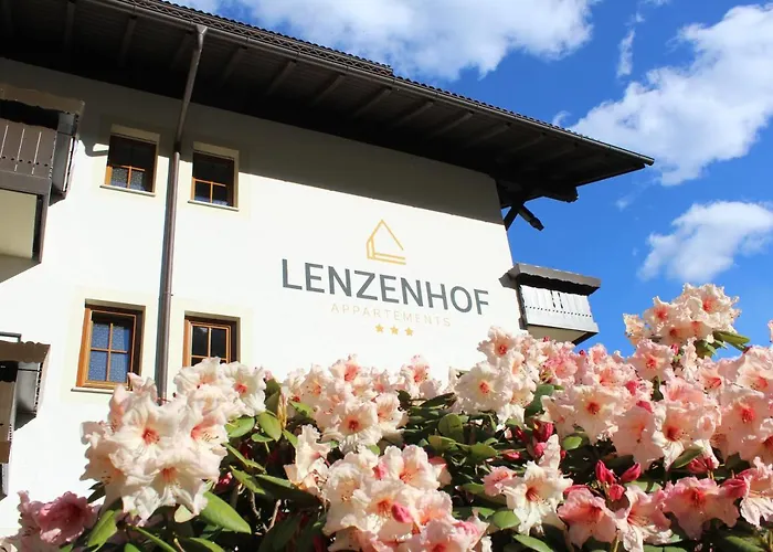 Garni Ferienwohnungen Lenzenhof Partschins