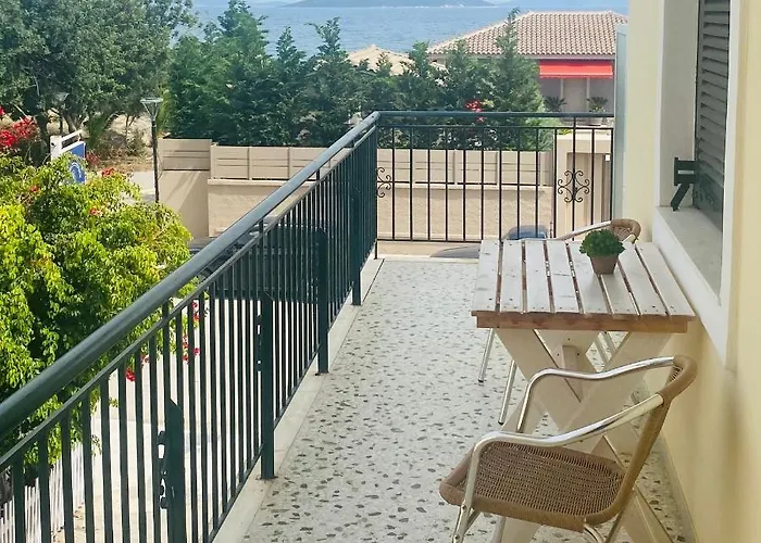 Lemon Art Hotel Apartments Tolón