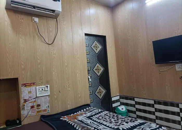 Yamnotri Dham Hotel Vrindavan